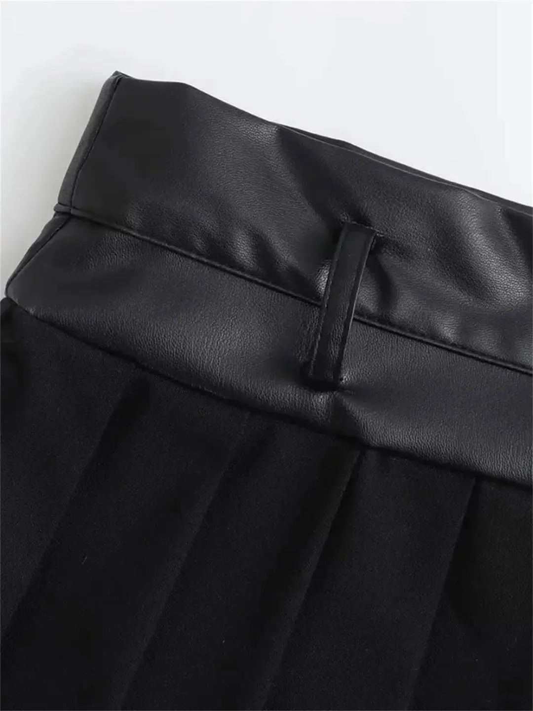 Women All Season Faux Leather Splicing Pleated Mini Skirts Slim Office Skirts Streetwear Short Skort Skirts