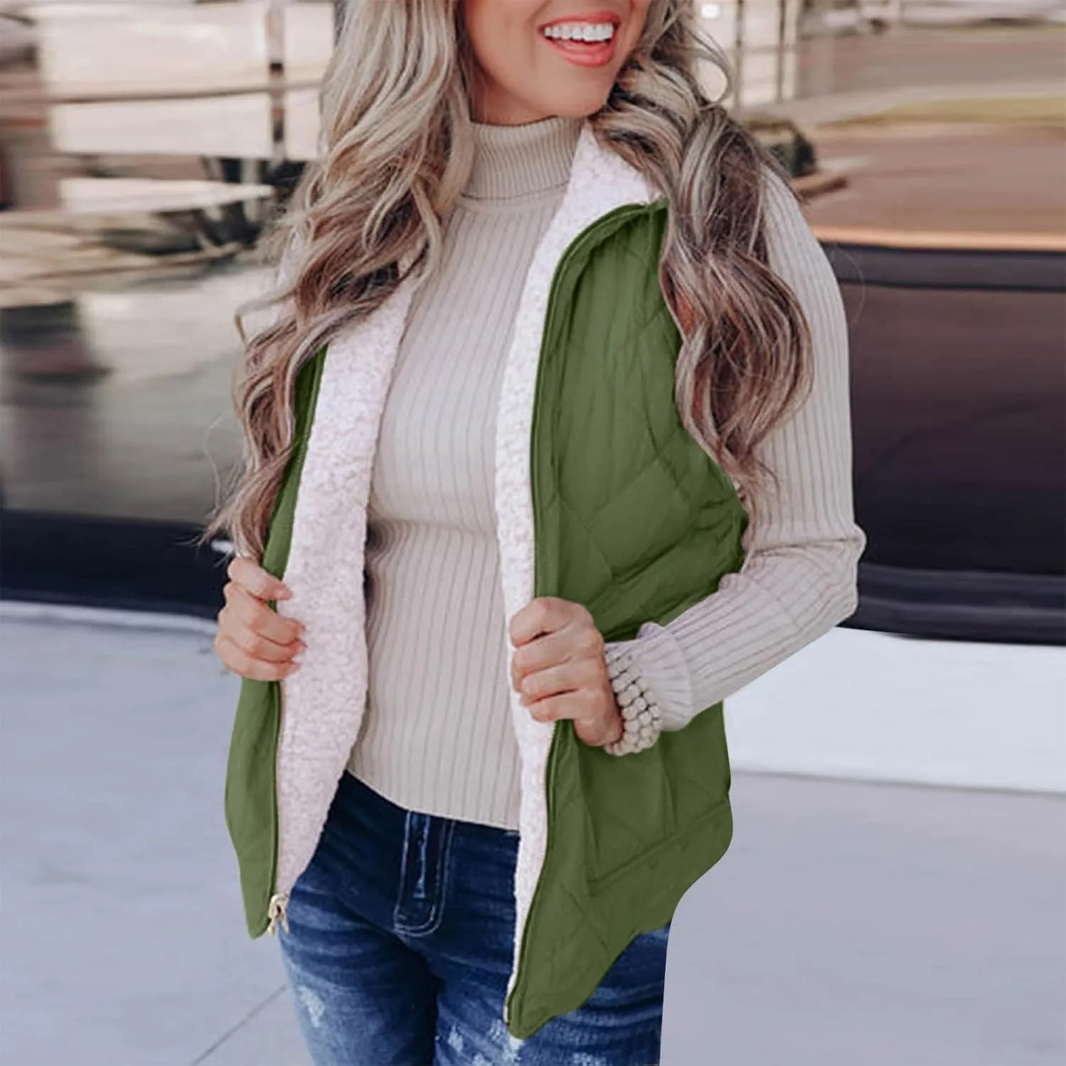Women's Winter Quilted Vest Sherpa Sherpa Lined Zip Up Puffer Vest Jacket Sleeveless Outerwear Coats with Pockets