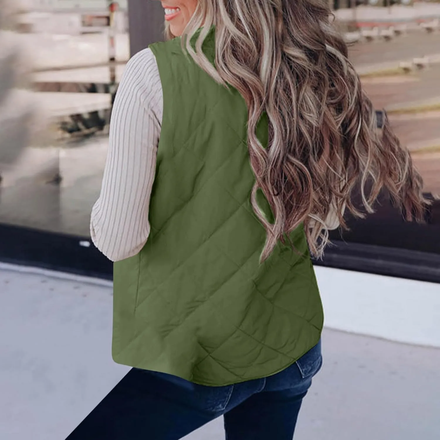 Women's Winter Quilted Vest Sherpa Sherpa Lined Zip Up Puffer Vest Jacket Sleeveless Outerwear Coats with Pockets